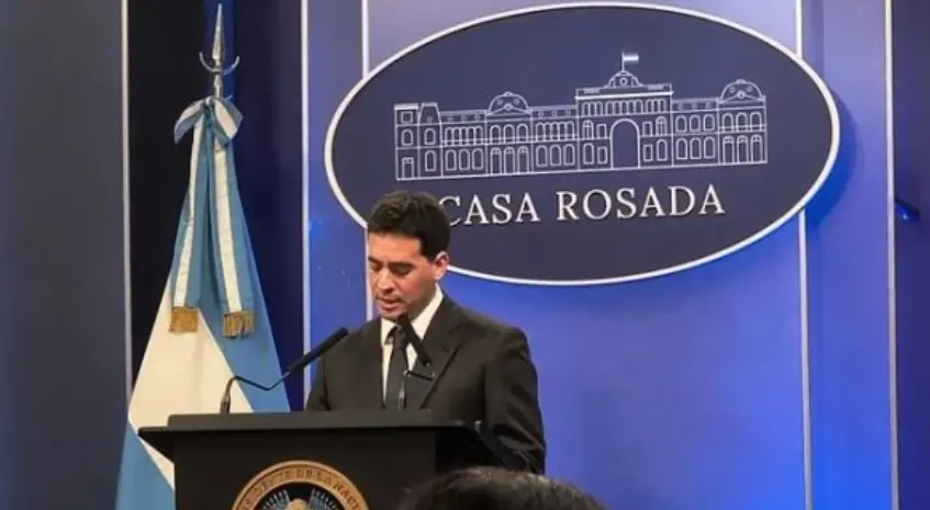 Aclaración oficial: Ravier desmintió la frase “país bananero” y negó críticas a Messi y al plantel por la bandera sobre Malvinas