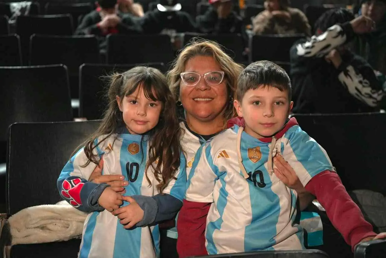 Rawson: Fiesta en el Cine Teatro con el triunfo de la Selección Argentina