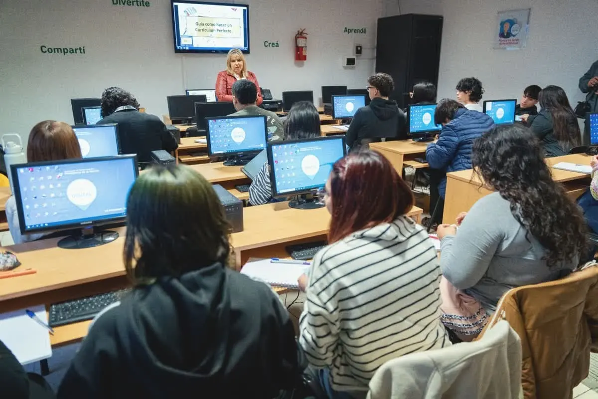 Con incentivo económico: Rawson puso en marcha el primer taller de orientación laboral remunerado en el Punto Digital