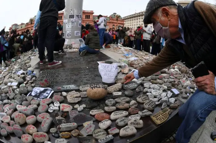 Retiraron temporalmente el memorial de las víctimas de la pandemia en Plaza de Mayo por el Mundial 2026