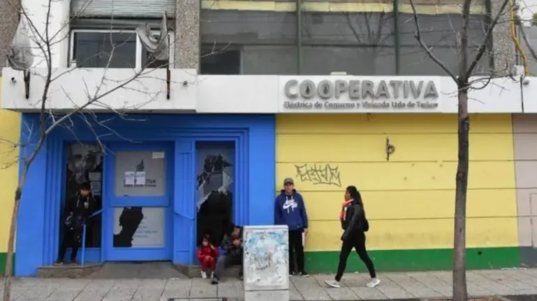 Tensión en Trelew: Arrancaron las elecciones de la Cooperativa