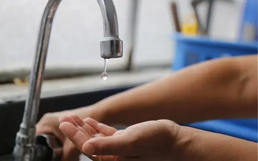 Tras reparar el acueducto del ’99: suspenden por 24 horas el suministro de agua en todo Comodoro