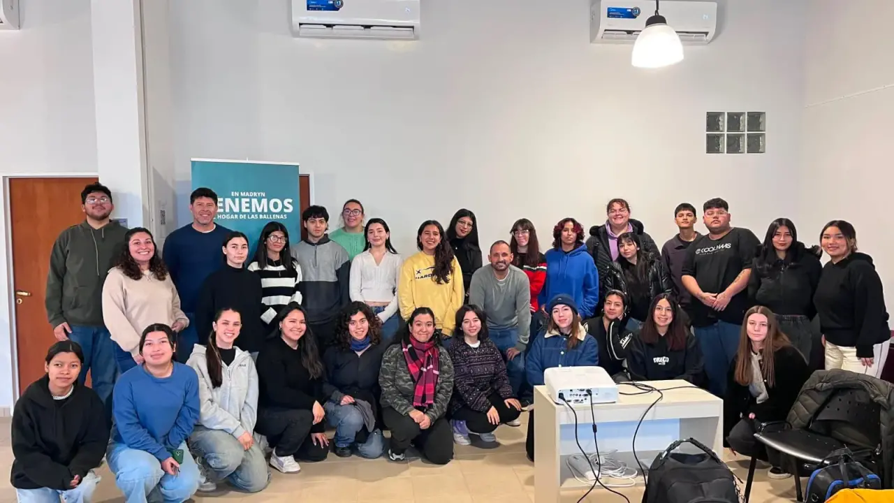 Puerto Madryn potencia su atención al visitante: finalizó la etapa teórica del Curso de Informantes Turísticos 2026