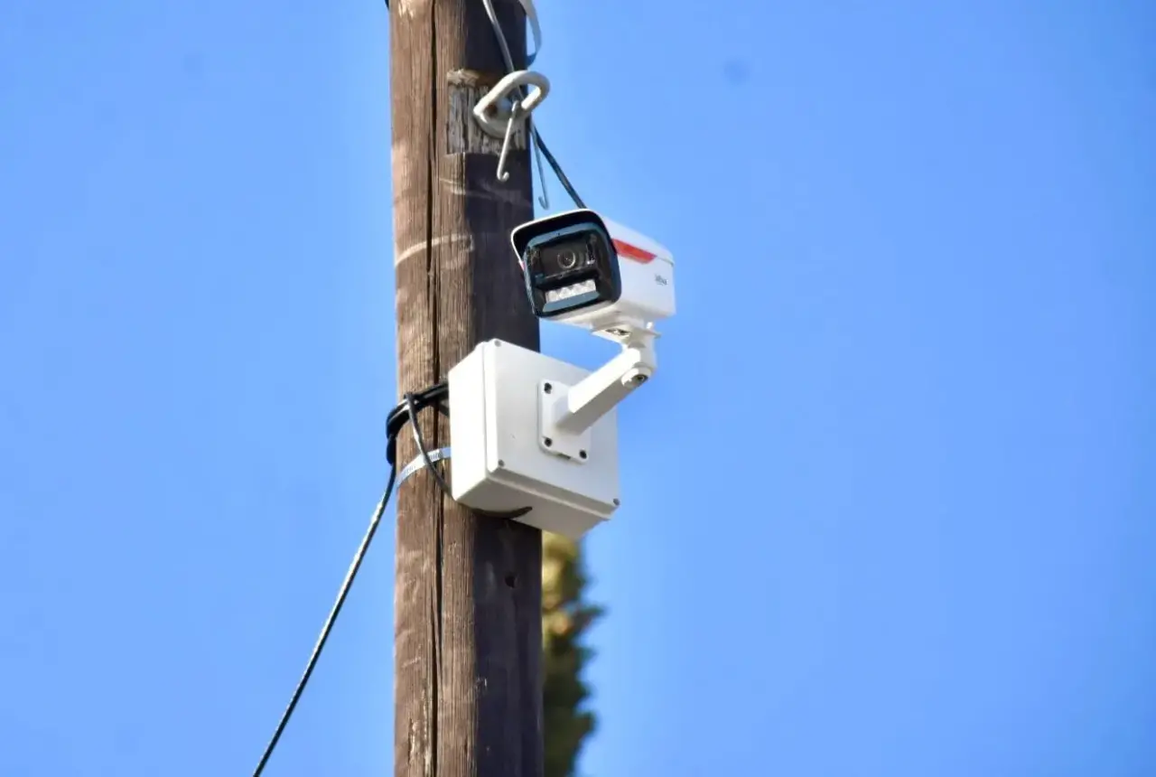El Municipio de Trelew suma nuevas cámaras al sistema de monitoreo para reforzar la seguridad en barrio La Laguna y 99 Viviendas