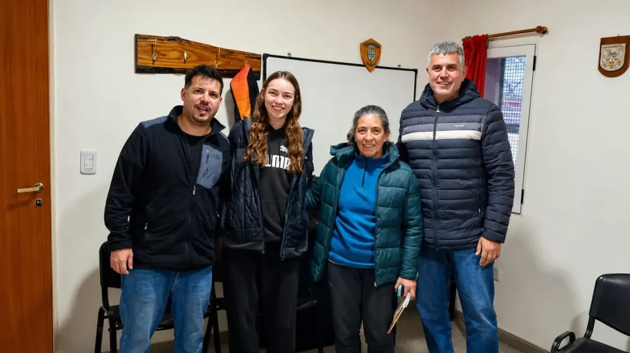 Esquel: El municipio acompaña a Olivia Conesa en su preparación para el Mundial U20 de Atletismo