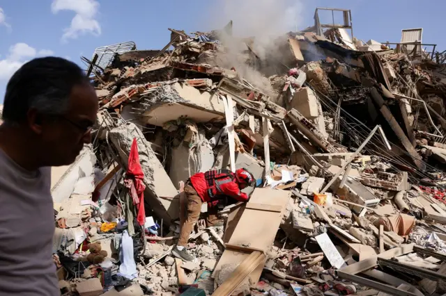 Venezuela rescató a más de 6.400 personas y mantiene la búsqueda tras los terremotos