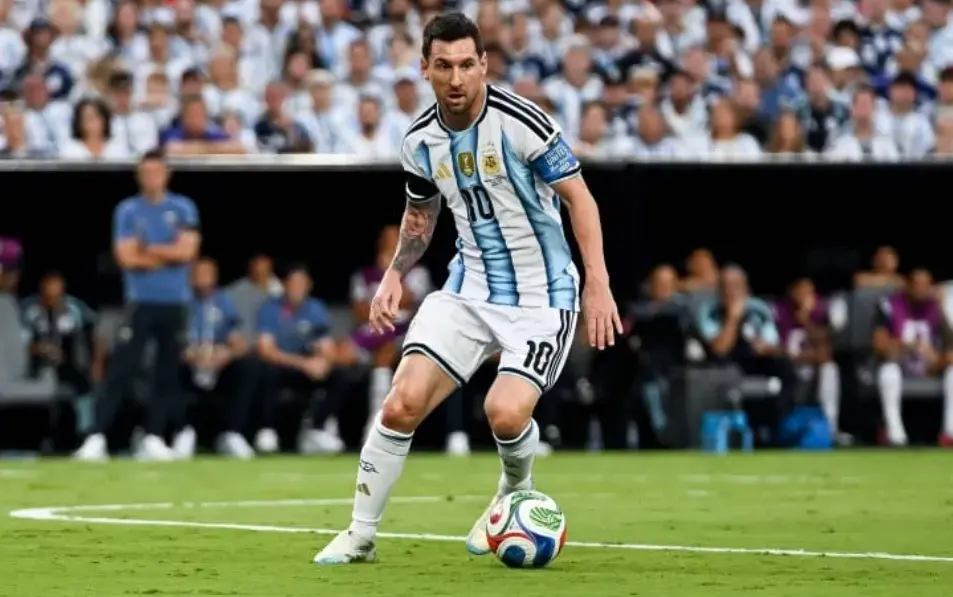 Emoción mundialista: el conmovedor mensaje de la AFA para Lionel Messi antes de la semifinal contra Inglaterra