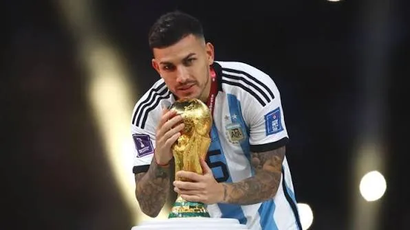 Alerta en la Scaloneta: Leandro Paredes terminó lesionado ante Suiza y es duda para la semifinal contra Inglaterra