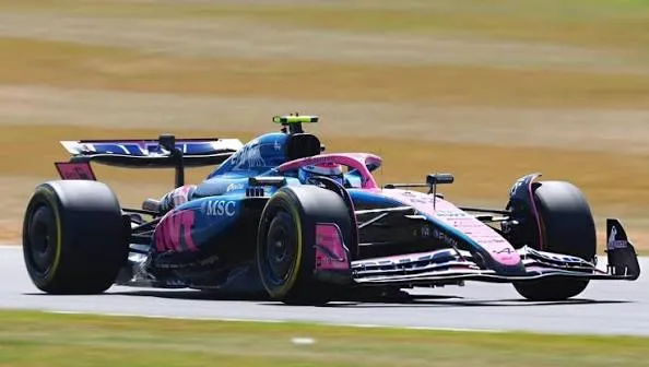 Colapinto metió un sólido 11° puesto en el inicio de las prácticas en Silverstone