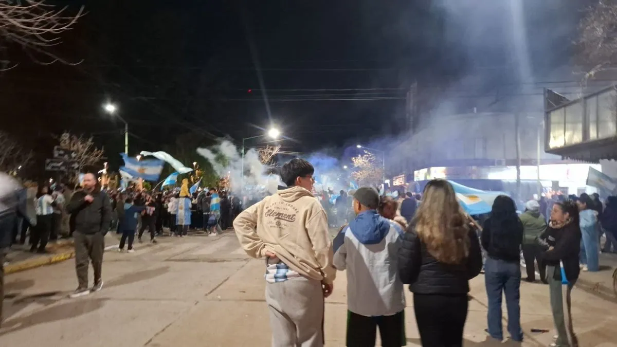 Tragedia y tensión emocional: dos muertos por paros cardíacos durante la final del Mundial