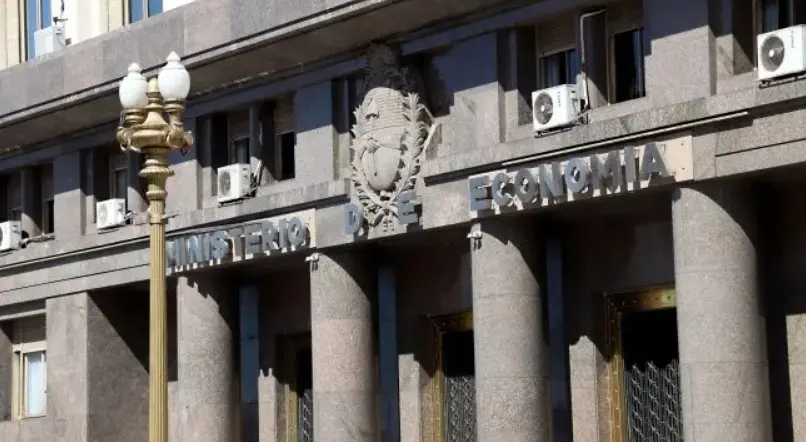 Mercado financiero: Economía busca renovar $3 billones y lanza el nuevo Bonar 2029 para captar divisas
