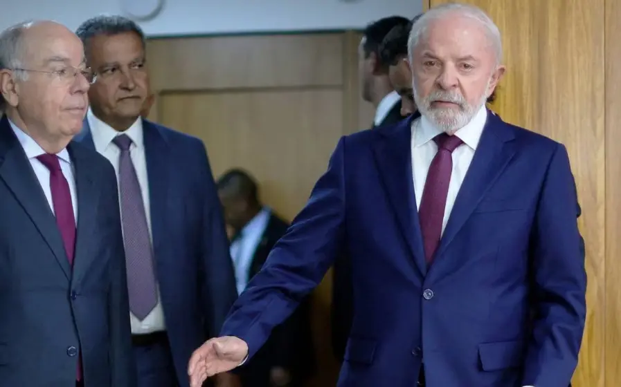 El canciller de Brasil calificó de “graves e inaceptables” los dichos de Milei sobre Lula y escaló la tensión diplomática