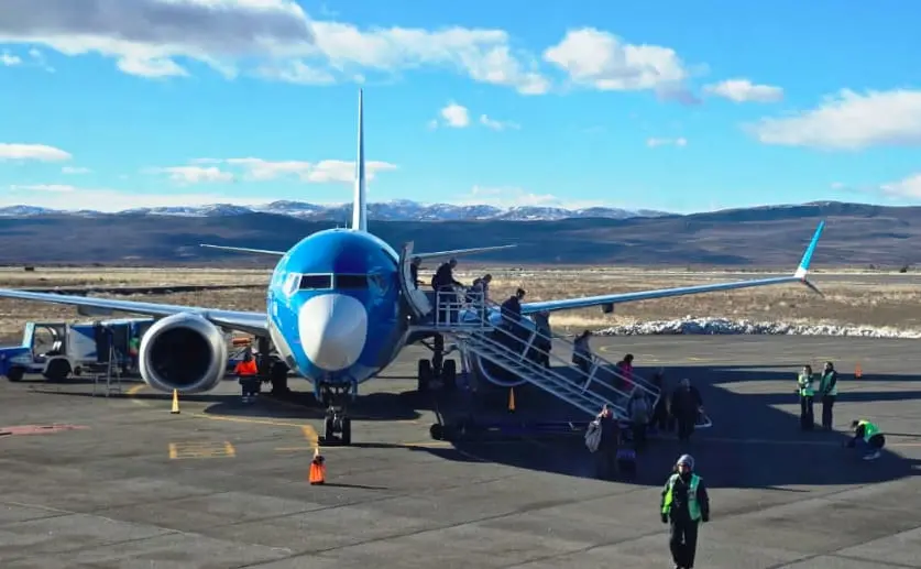 Chubut recibe el vuelo inaugural entre Córdoba y Esquel y fortalece la promoción turística de la cordillera