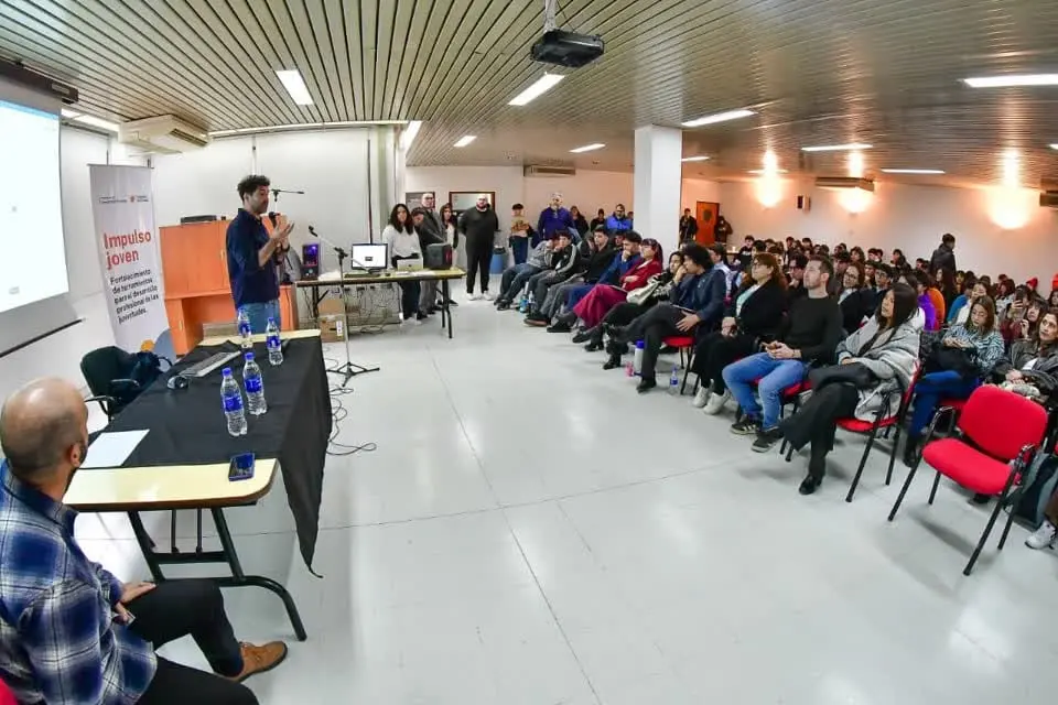 «Impulso Joven»: Chubut lanzó un programa de formación y empleo para jóvenes de 16 a 30 años