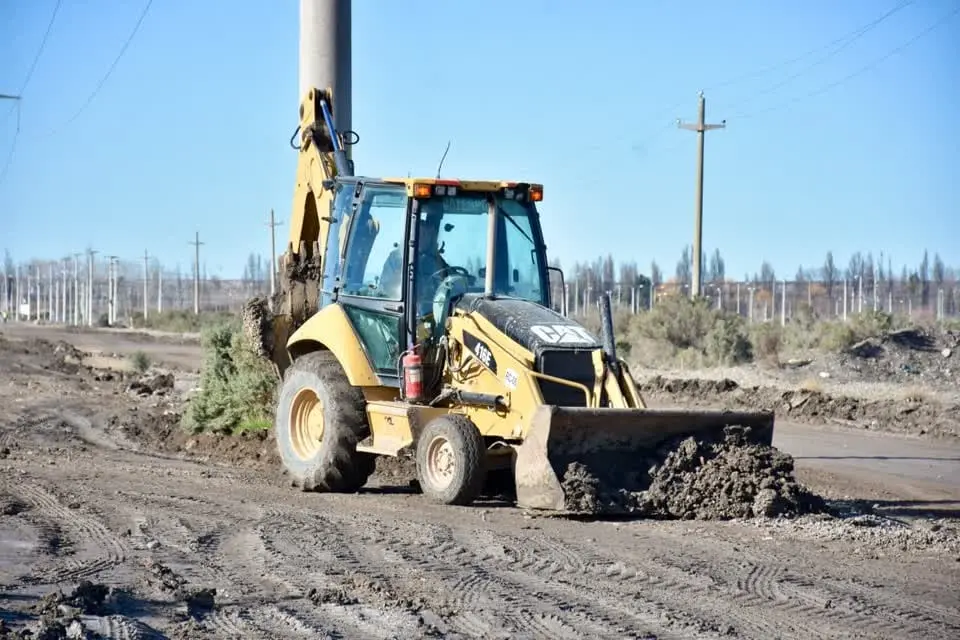 Gerardo Merino puso en marcha la pavimentación de la Oris de Roa: el proyecto clave del Plan Galina en Trelew