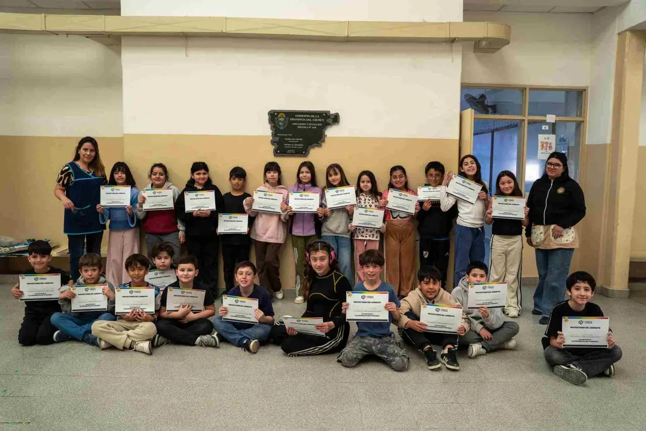 Conciencia ambiental y servicios públicos: más de 500 alumnos ya participaron de «La Cooperativa en tu Escuela» en Rawson