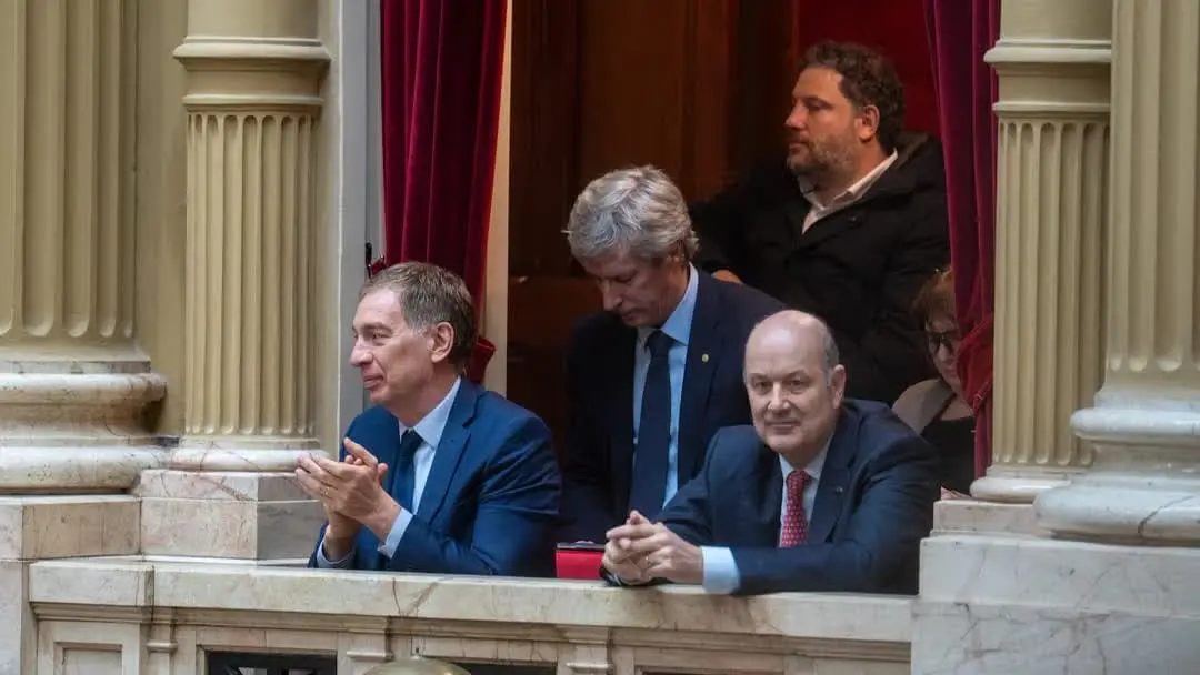 Entre los reveses legislativos y la llegada del Papa: la trastienda de la tensión en la Rosada