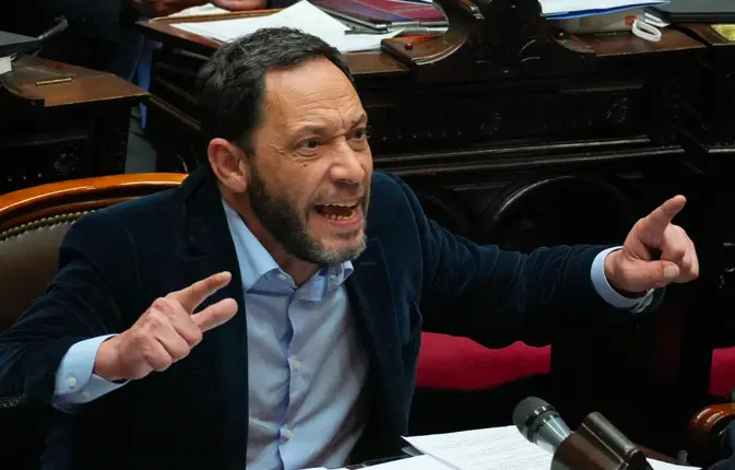 ¡Feroz embestida de Ferraro!: «Milei desvaría y ve conspiraciones»