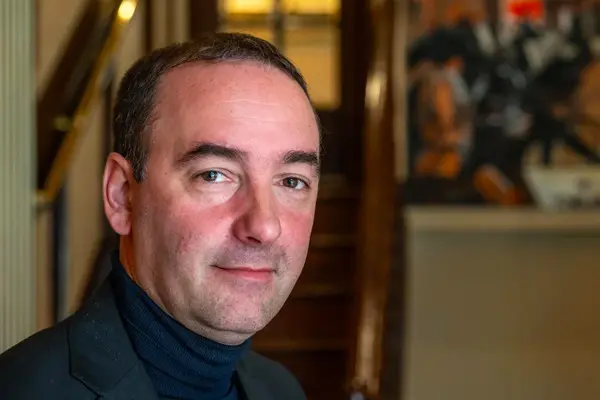 Francisco Adorni culpa a un cero de más por su patrimonio