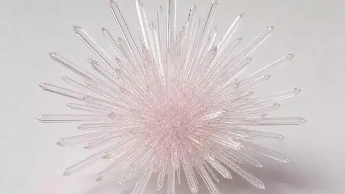 Hallazgo científico en Rusia: descubren la «Kola Ashcroftina», un mineral más valioso que el oro