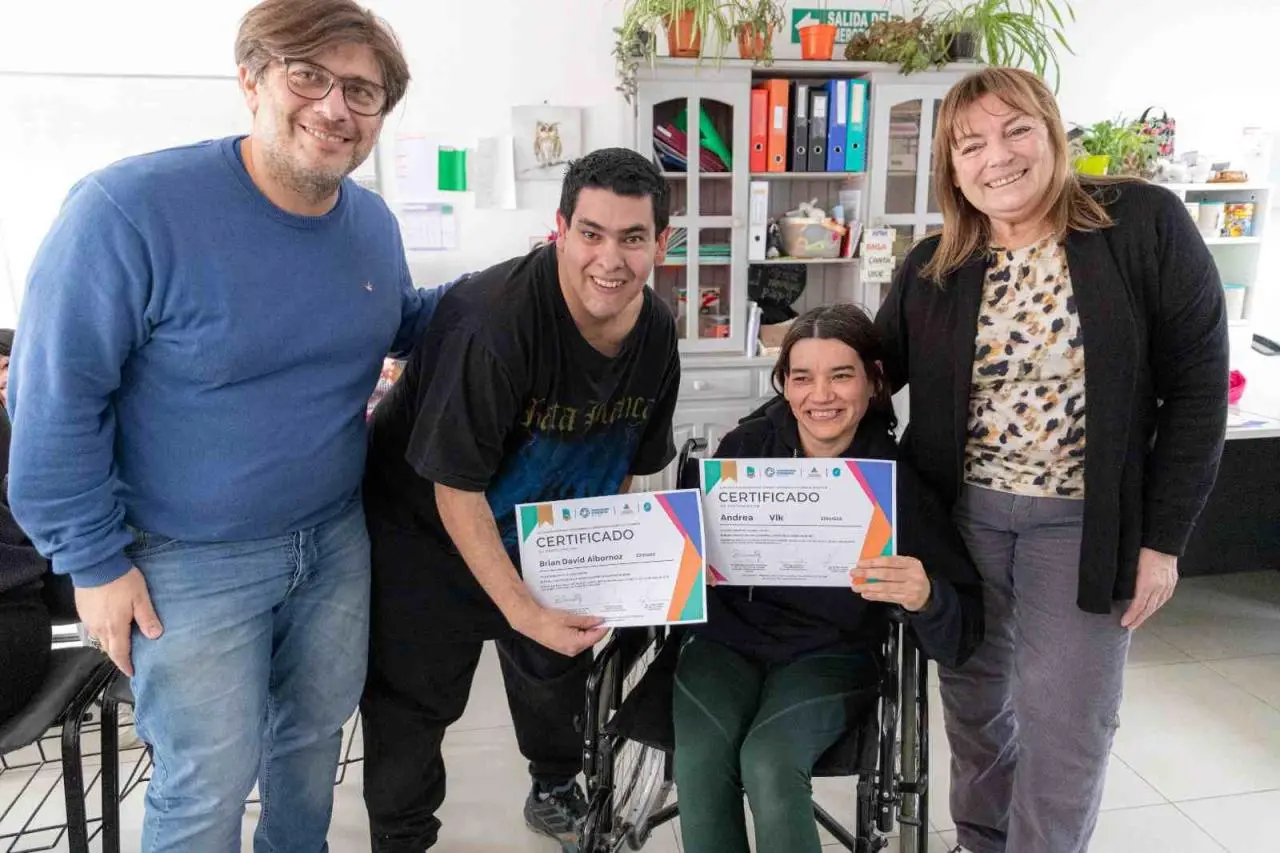 20 personas con discapacidad recibieron sus certificados en Buenas Prácticas de Manufactura en Comodoro