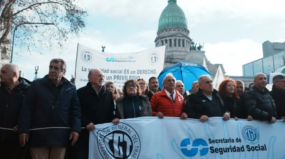 La CGT activa protestas frente al Congreso contra la reforma de la Ley de Tierras y anuncia la marcha por San Cayetano