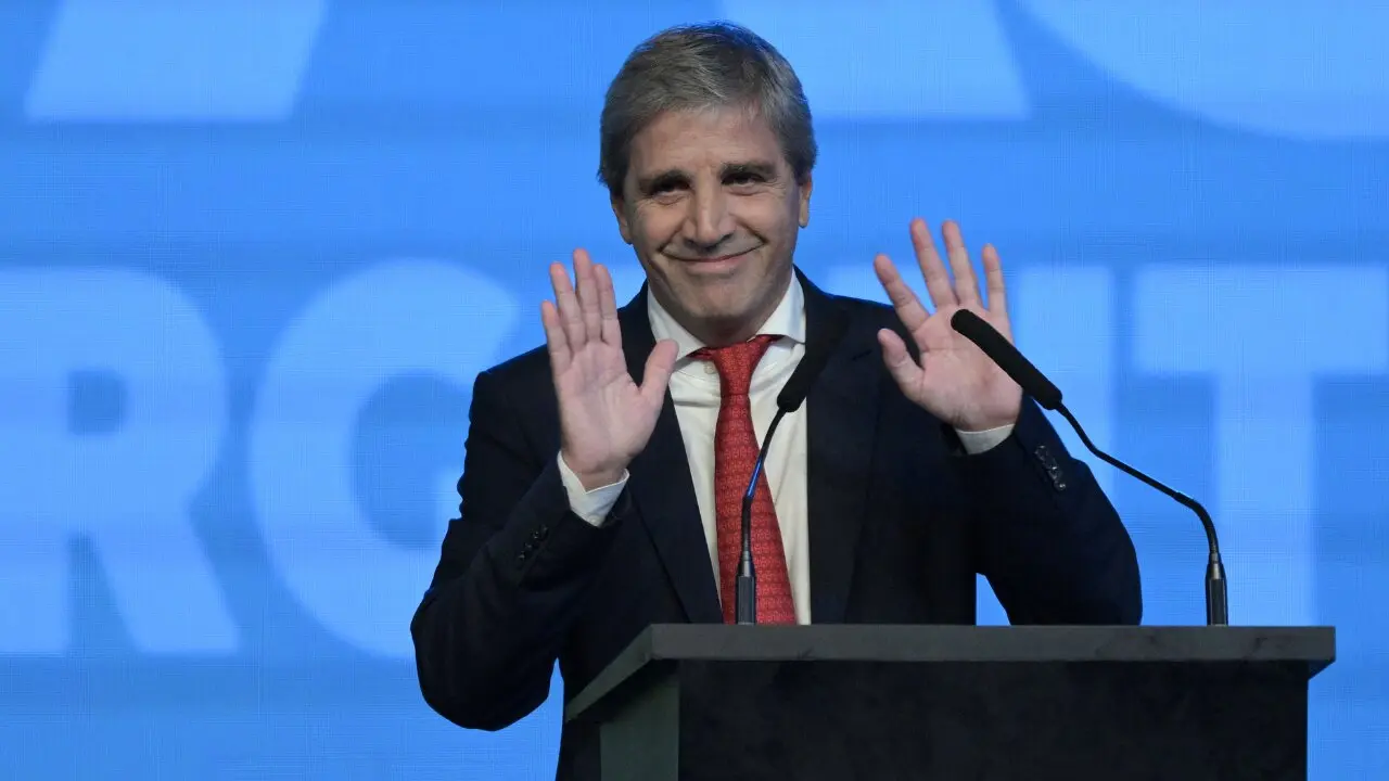 Luis Caputo sobre la morosidad récord: «Separemos la empatía de la política pública»