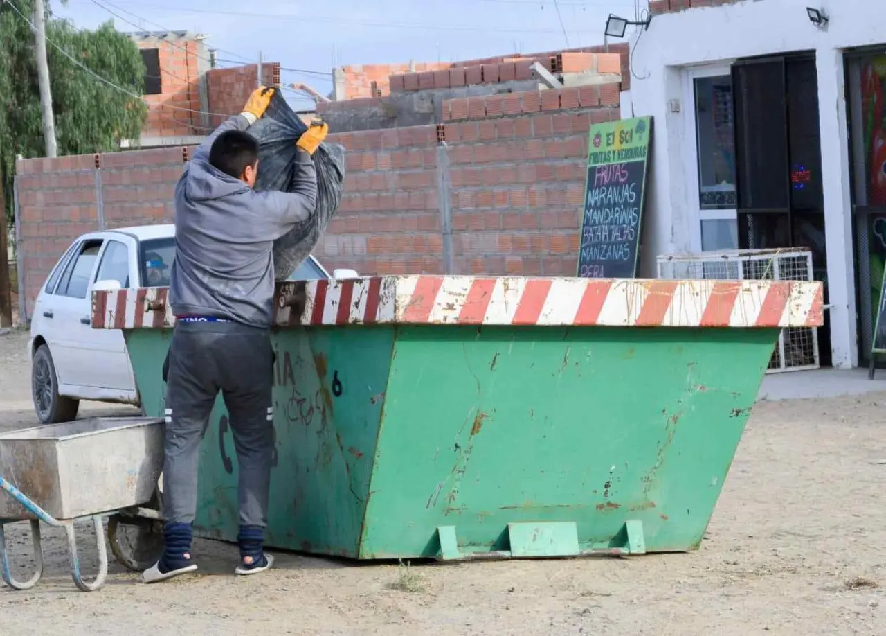 Puerto Madryn: Campaña de limpieza en los barrios Provincias Unidas y Los Médanos