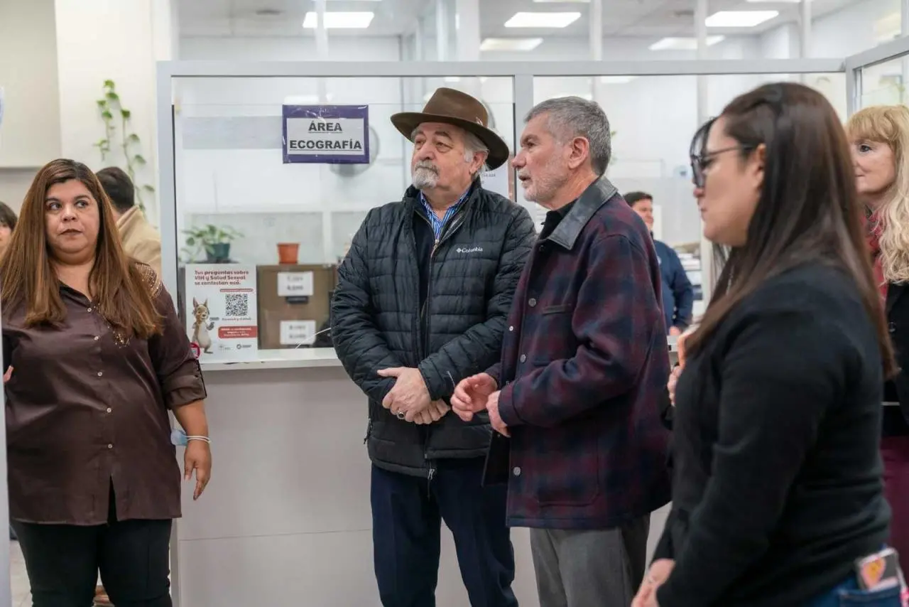 Salud municipal: Othar Macharashvili encabezó la presentación de herramientas inclusivas en el Vacunatorio Central