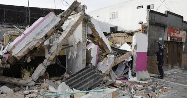 Asciende a 265 la cifra de muertos por el devastador terremoto en Colombia