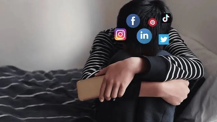 Experiencias negativas en redes sociales causan ansiedad inmediata en jóvenes
