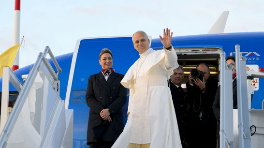 Aerolíneas Argentinas fue seleccionada para realizar todos los traslados de la comitiva del papa León XIV