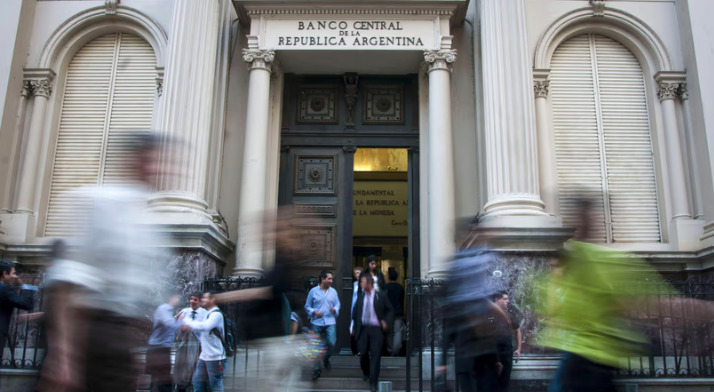 Alarma en el BCRA: Freno a las compras y sangría de reservas