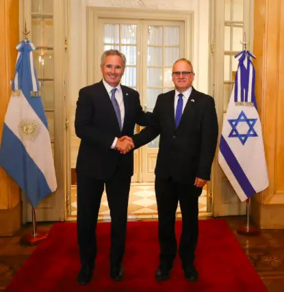 Argentina condecoró al embajador de Israel por su misión diplomática