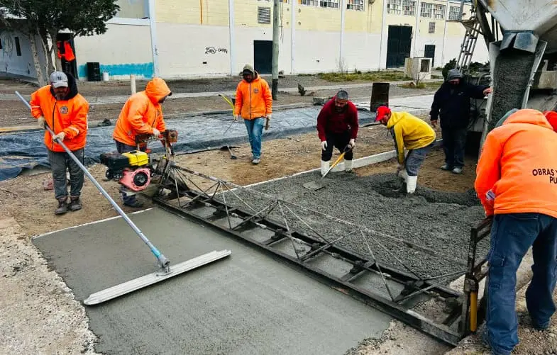 Con el aporte de los vecinos, Rawson avanza con la pavimentación de Rodrigo de Isla y Zorrilla Sánchez