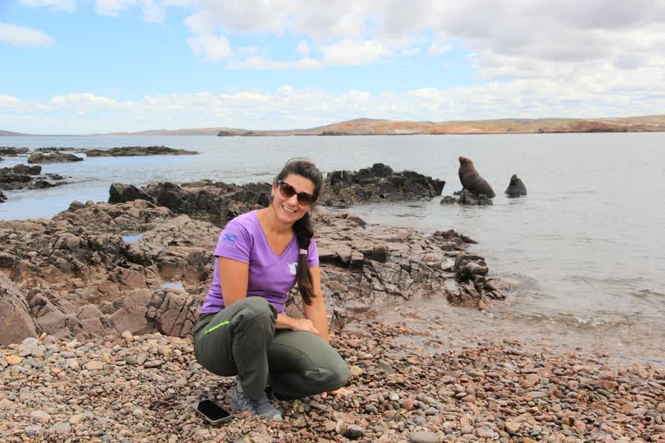 Investigadora científica sonriendo