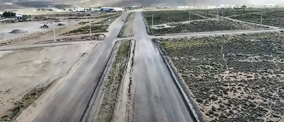 El Ejecutivo de Comodoro envió al Concejo el proyecto para reactivar el Camino Petrolero con fondos municipales Vista aérea de la traza del Camino Petrolero