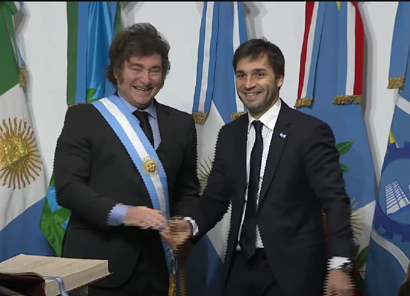 gobernador Nacho Torres viajó a Francia en búsqueda de inversiones
