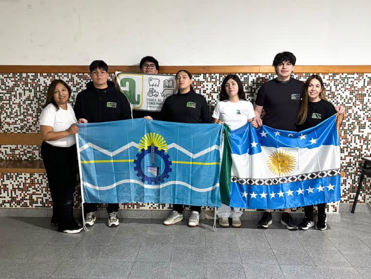 Estudiantes de la Escuela N.º 725