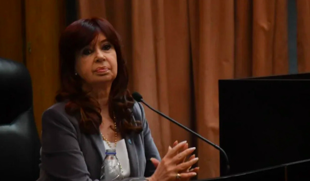 Exigen unificar las causas contra Cristina y Máximo