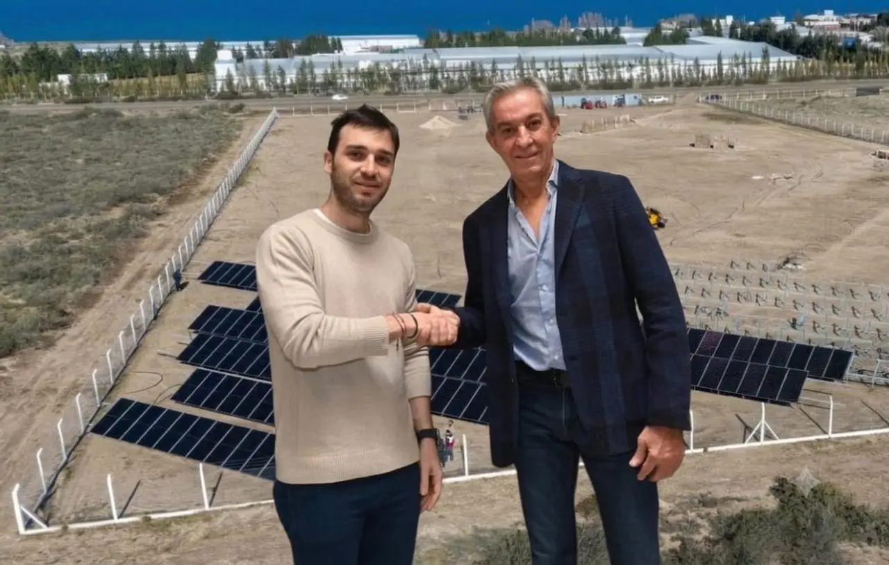Ignacio ‘Nacho’ Torres recorrió el séptimo parque fotovoltaico en Puerto Madryn