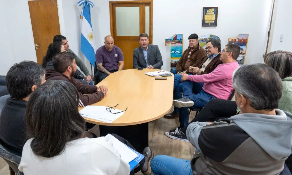 La Municipalidad de Rawson trabaja con taxistas y remiseros en una app local La Municipalidad de Rawson trabaja con taxistas y remiseros en una app local