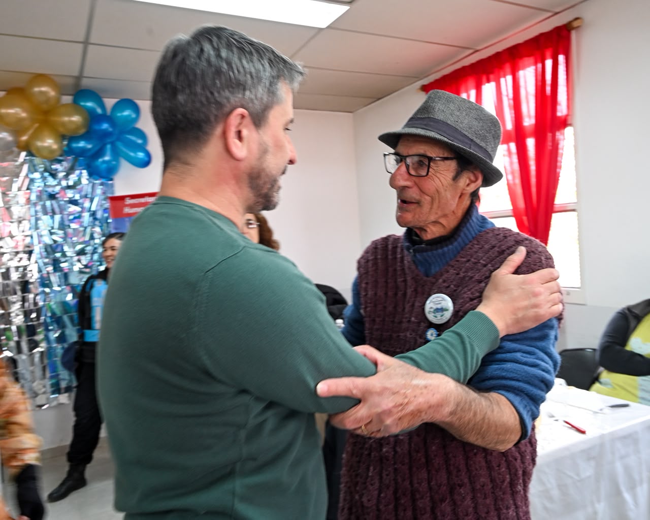 Merino visitó el Centro de Día Remembranza en su 32° aniversario