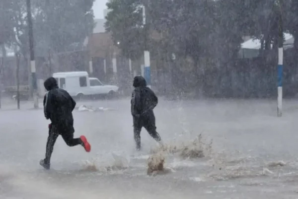 Protección Ciudadana emitió un alerta naranja por lluvias fuertes para este domingo en Chubut