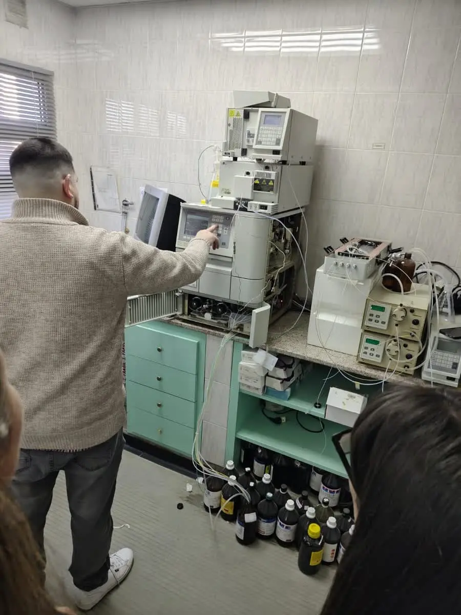 Salud Ambiental en Chubut: Mantenimiento de equipo clave para garantizar la seguridad alimentaria y del agua