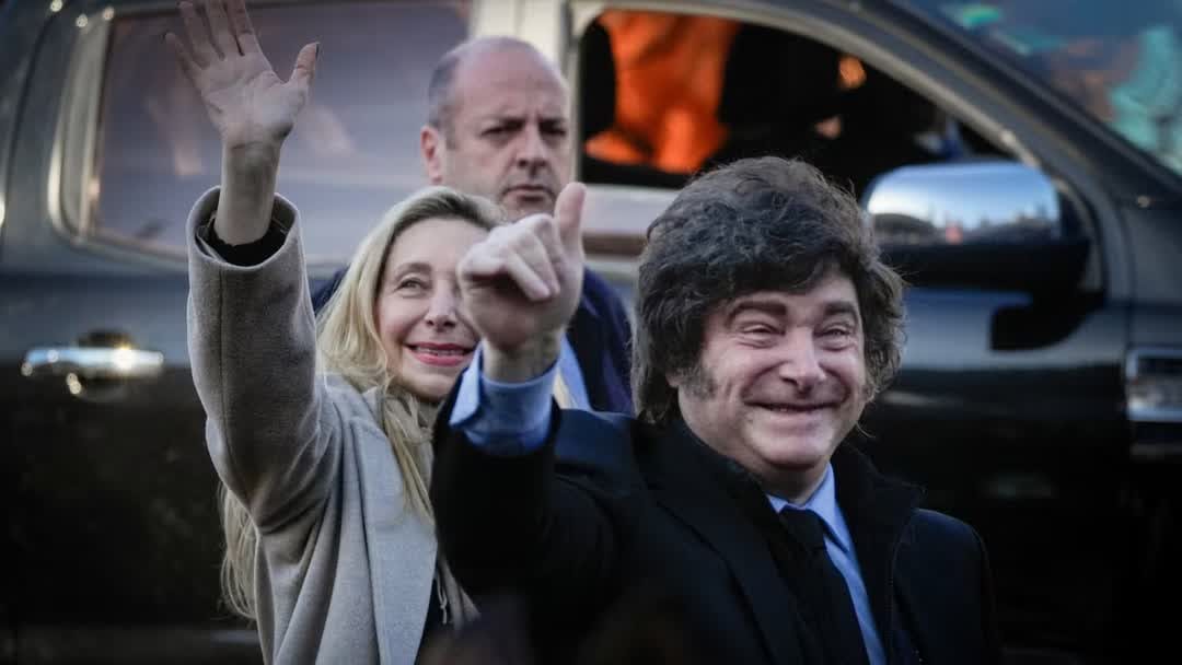 Para encabezar la mesa política y negociar el Presupuesto, Karina Milei evalúa no viajar con el Presidente a EE. UU.