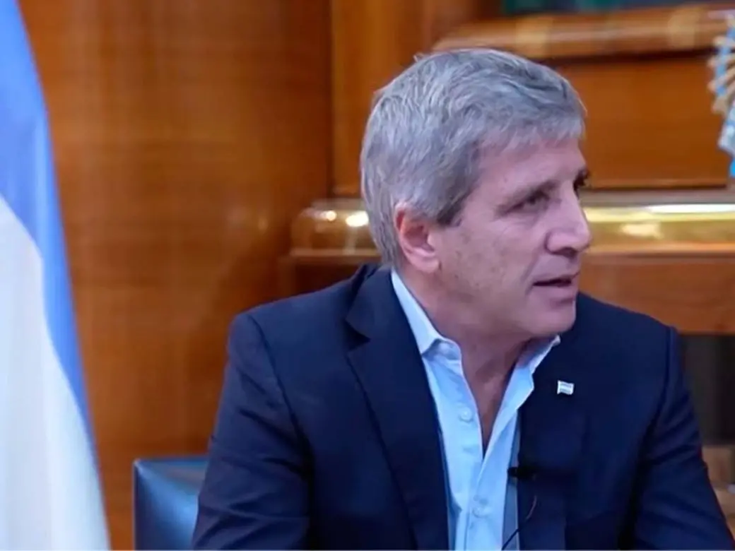 “Estamos por el camino correcto”: Caputo defendió el modelo económico y anunció un récord en exportaciones