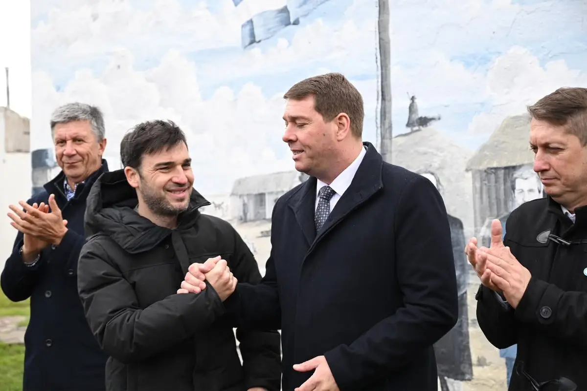 Rawson celebró sus 161 años: Nacho Torres anunció nuevas viviendas y repasó obras clave para la capital