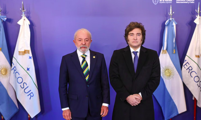 A un día del balotaje en Brasil: Milei tildó a Lula de «ladrón y mentiroso»