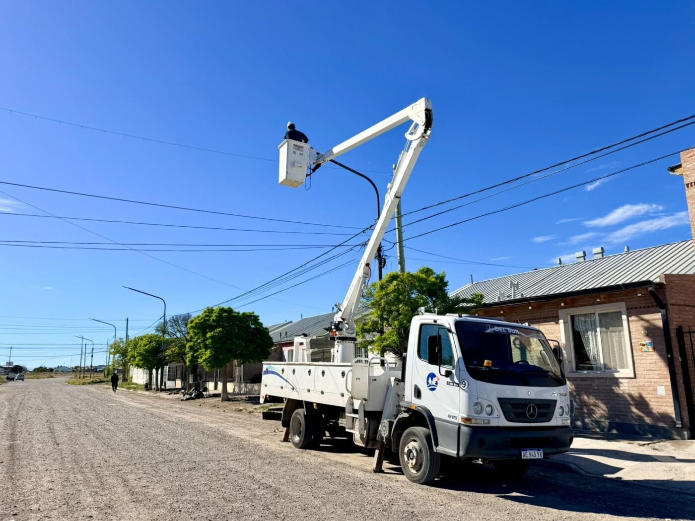 Rawson: Cooperativa renueva la totalidad del alumbrado público del barrio 3 de Abril